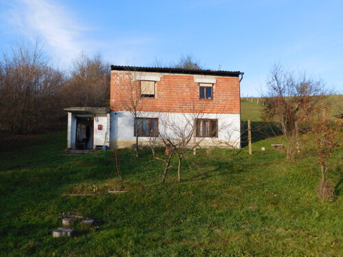 Pušća – kuća 64m2 + klet 15m2 + zemljište 3446 m2