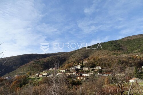 Lovranska Draga, teren s pogledom, čeka svog izbirljivog vlasnika