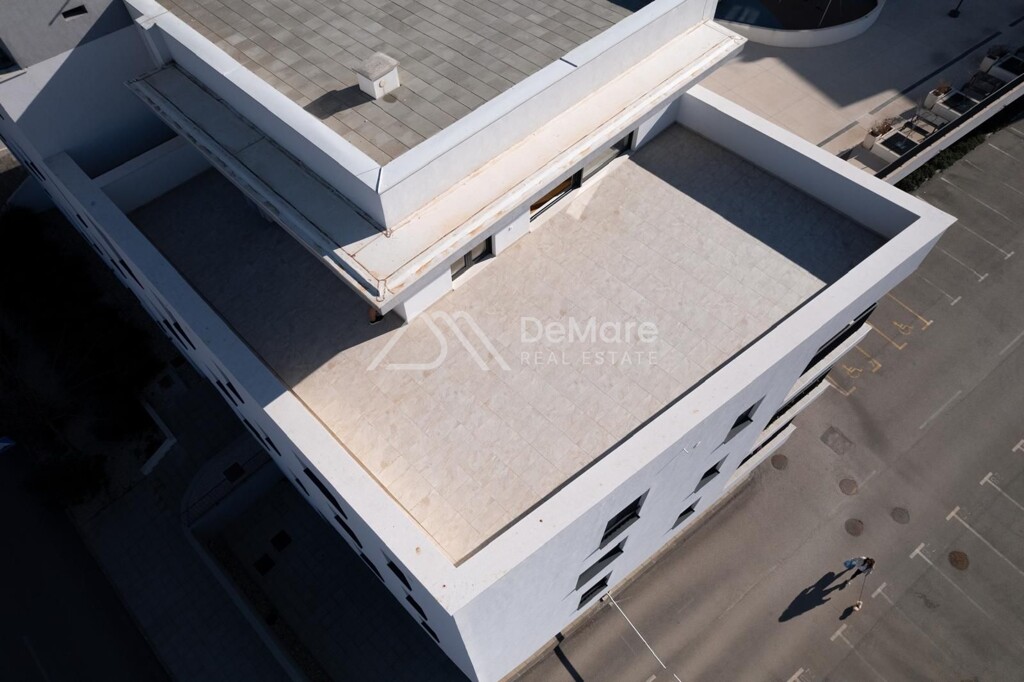 Image 6201917 - 8