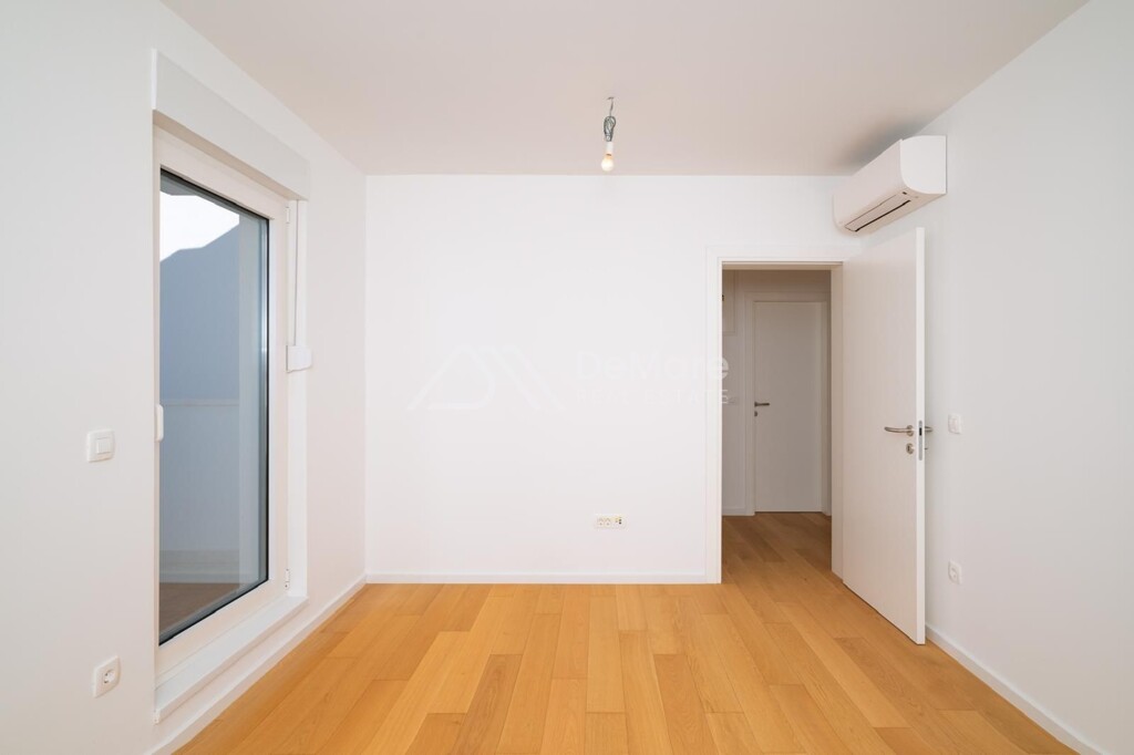 Image 6201917 - 32