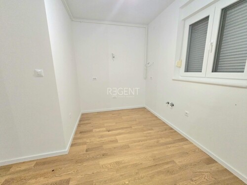 Thumbnail 6202035 - 5