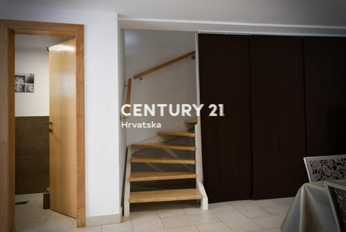 Thumbnail 6202517 - 9