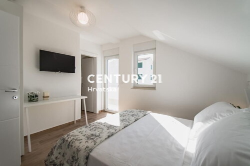 Thumbnail 6202595 - 12