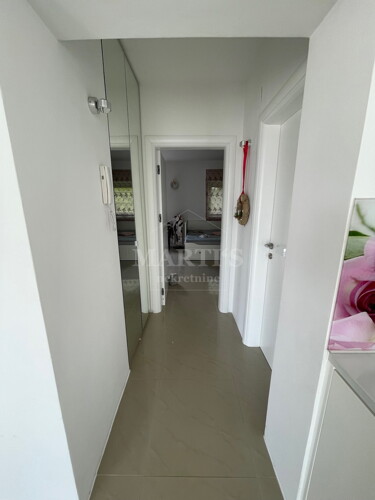 Thumbnail 6203093 - 12