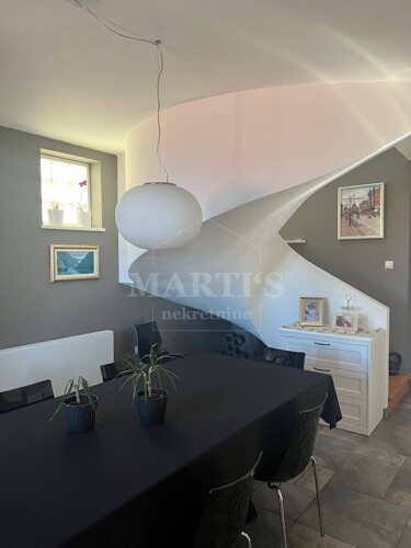 Šibenik, centar, 2 etaže, 158,69 m2, 4 sobe