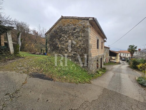 Buzeština,kuća u rouh bau 140 m2,P+1,garaža