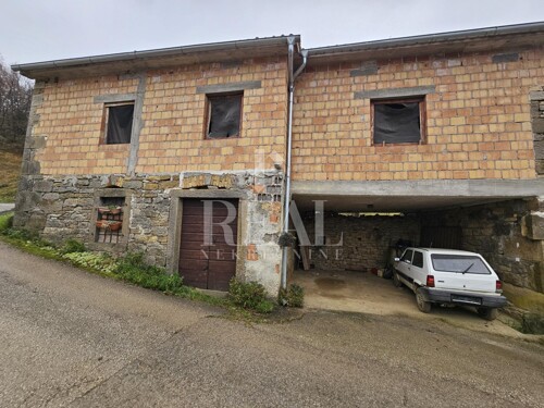 Buzeština,kuća u rouh bau 140 m2,P+1,garaža