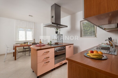 Thumbnail 6203258 - 4