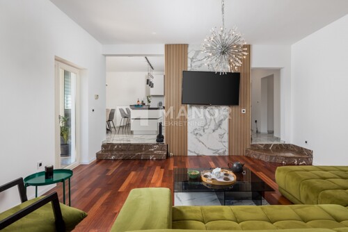 RIJEKA, BIVIO - Villa s dva stana, bazenom i pogledom