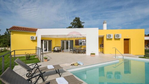 Istra, Svetvinčenat, prostrana villa sa bazenom u oazi mira