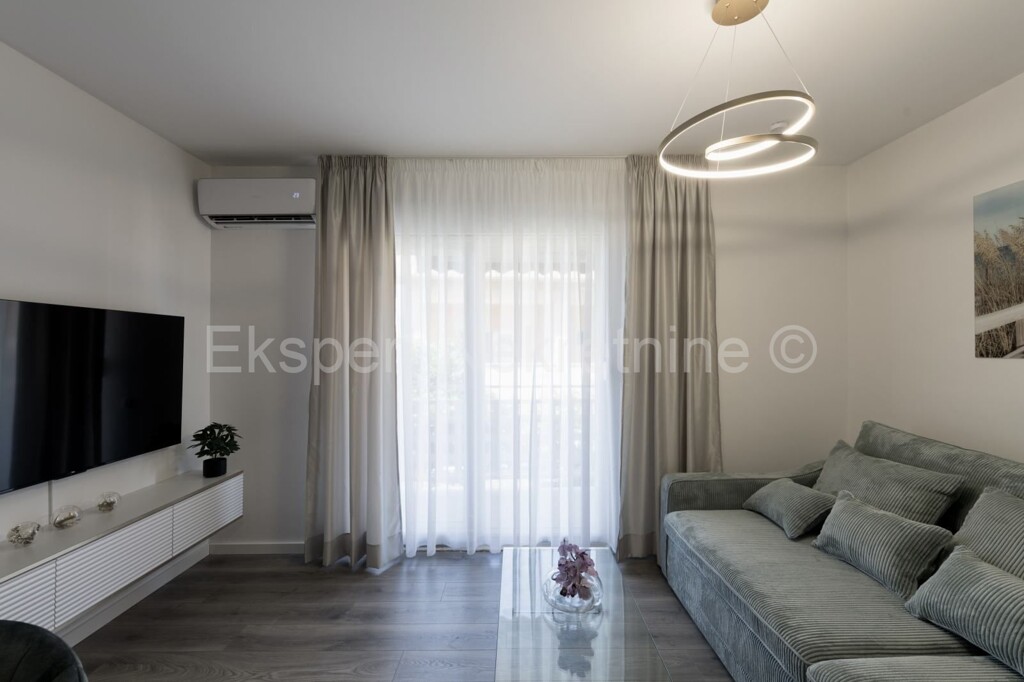 Image 6203777 - 11
