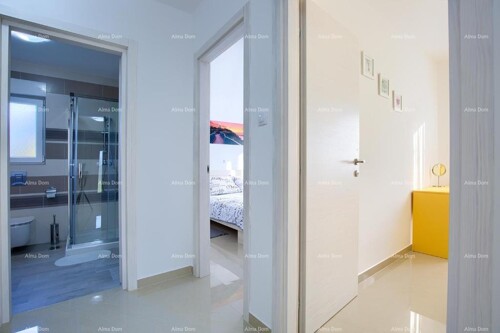 Thumbnail 6205123 - 5