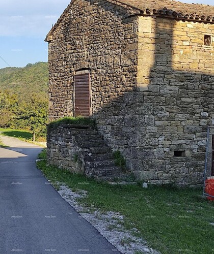 Kuća Prodaje se samostojeća kamena kuća, Cerovlje