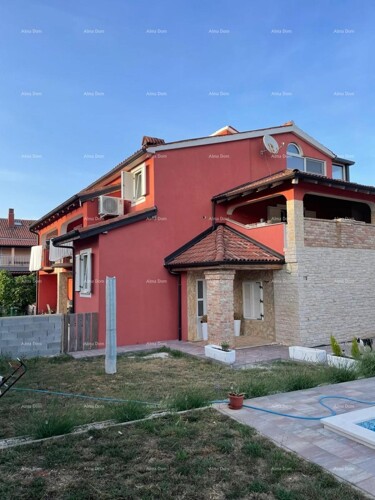 Kuća LIŽNJAN APARTMANSKA KUĆA SA BAZENOM.