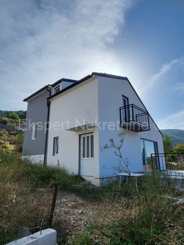 Vis, Vis, samostojeća kuća 130m2 s pogledom na more, 300m od mora