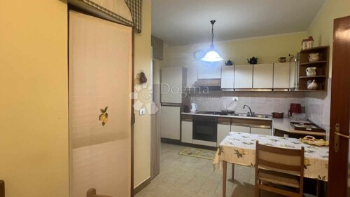 Kuća sa 2 stana - 3 km od Labina