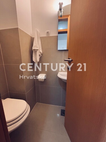 Thumbnail 6207048 - 3