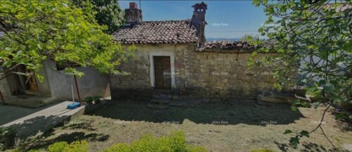 Kamena kuća Prodaju se dvije kamene kuće sa dodatnim poljoprivrednim zemlji...