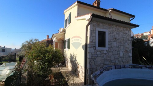 Istra, Poreč okolica - Samostojeća kuća s pogledom na more