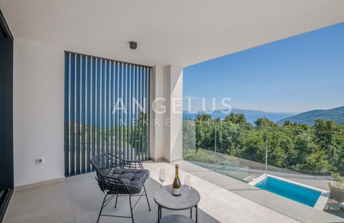 Opatija, Veprinac - villa s bazenom 264m2 i pogledom na more