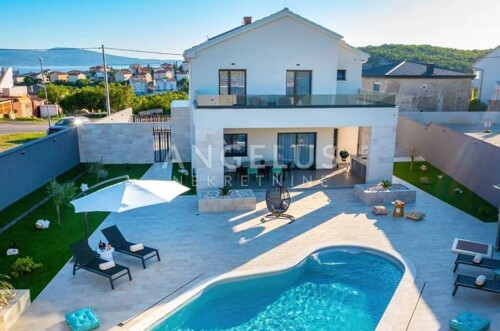 Novi Vinodolski - luksuzna kuća s bazenom 302m2