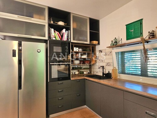 Thumbnail 6208360 - 9