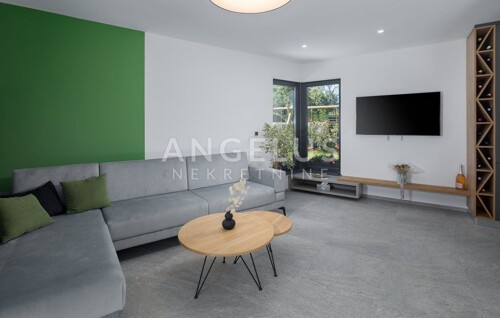 Thumbnail 6208390 - 9