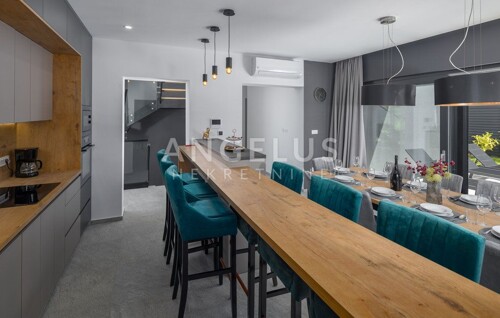 Istra, Medulin - Vila s bazenom 350m2