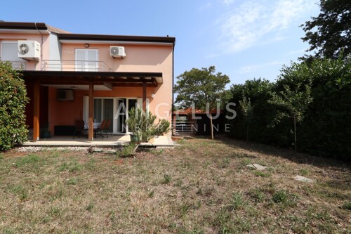 Istra, Poreč - godišnji najam kuće 111 m2