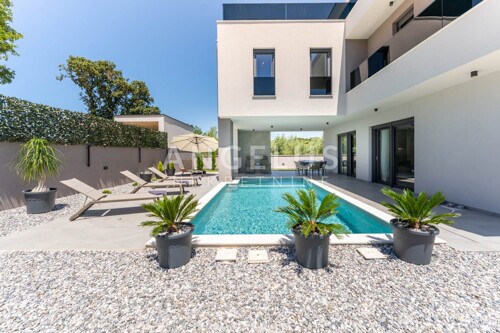 Istra, Pula - moderna vila 200m2 s bazenom