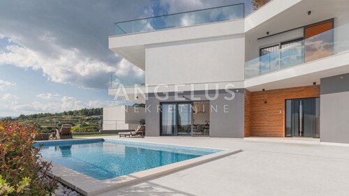 Split, Podstrana - Luksuzna vila s pogledom, 320m2