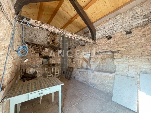 Thumbnail 6208665 - 4