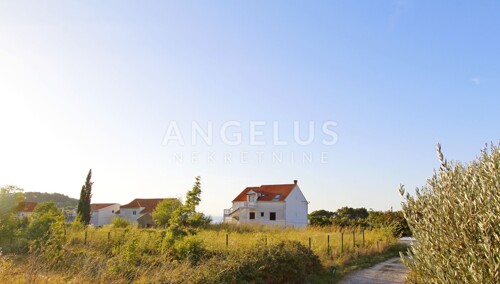 Thumbnail 6208677 - 5