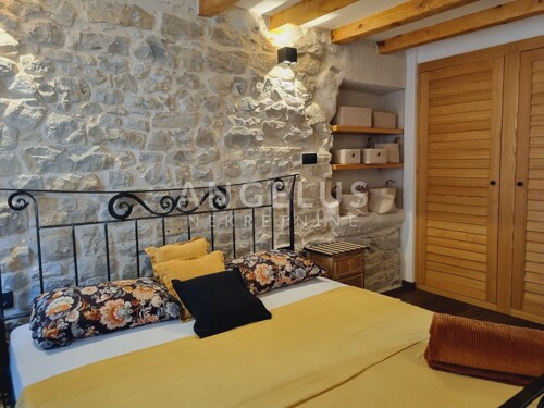 Thumbnail 6208684 - 9