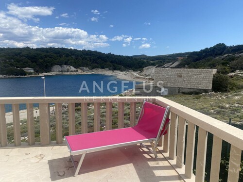 Brač, Povlja - prekrasna kamena vila s bazenom, 1. red uz mo