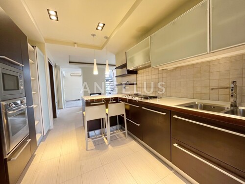 Zagreb, Maksimir - moderna kuća 440 m2 s vrtom
