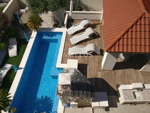 Trogir - uređena apartmanska kuća sa bazenom i teretanom, 35