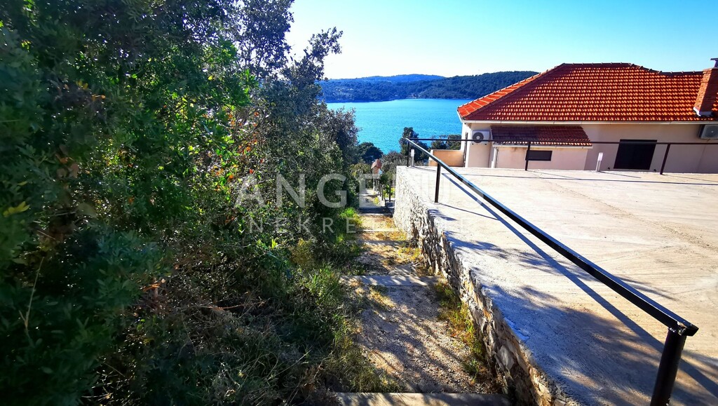 Image 6208827 - 5