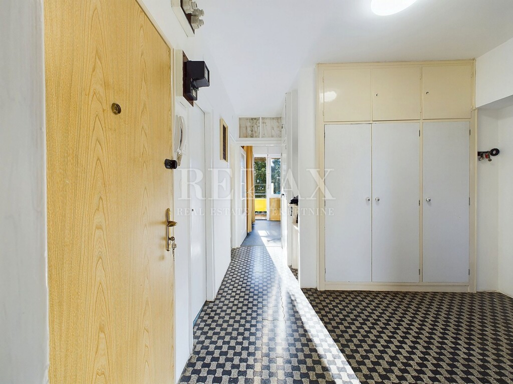 Image 6209396 - 8