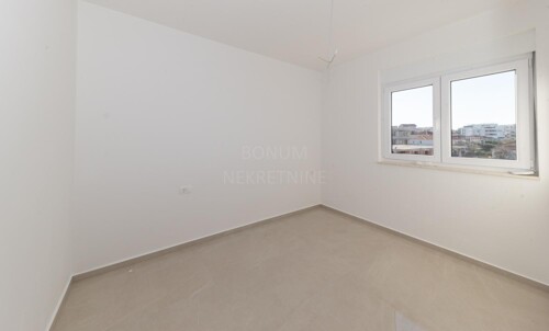 Thumbnail 6209451 - 4