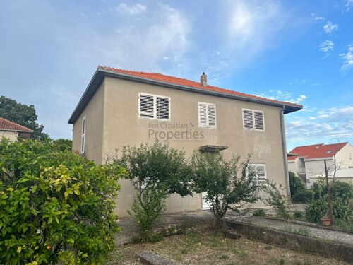 PELJEŠAC (Orebić): Kuća u samom centru 265m2 + 489m2 okućnice
