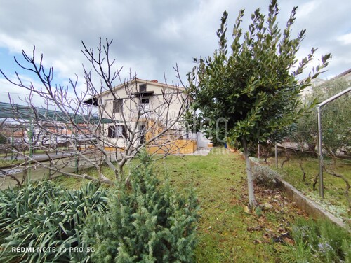 KRK, PINEZIĆI, samostojeća kuća sa 4 apartmana