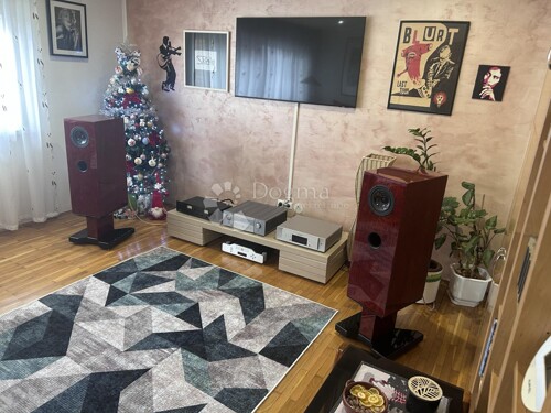 dubrava kat kuće 78m2+ potkrovlje+ 2/3 stana u prizemlju