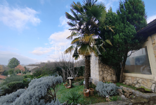 Otok Krk, Dobrinj - kuća u blizini mora