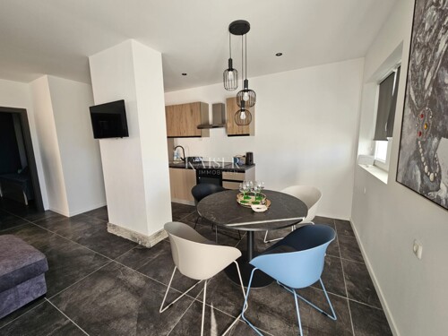 Otok Krk, Omišalj - apartmanska kuća, 100m od mora