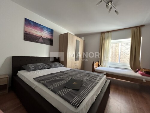 NOVI VINODOLSKI - Kuća sa 3 stana, 135 m2