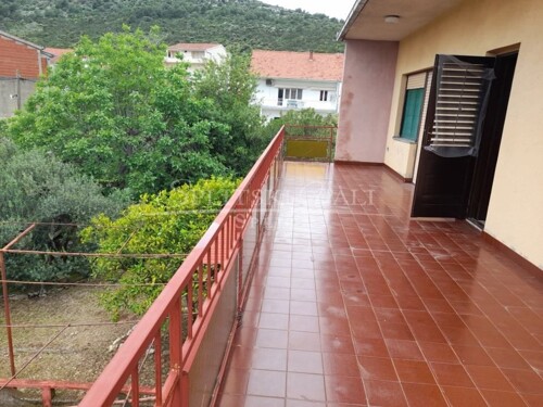 Samostojeća kuća, 300 m2