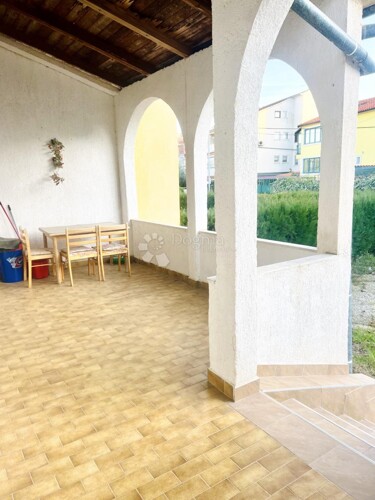 Trosoban stan u Rovinju - Blizina plaže Cuvi
