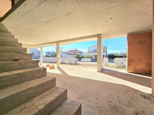 Thumbnail 6211878 - 6