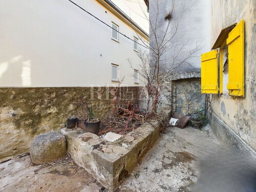 Crikvenica - kamena kuća za adaptaciju